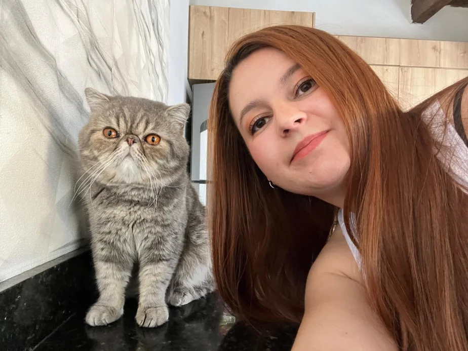 Fundadora de Naturals Pet's con sus peludos